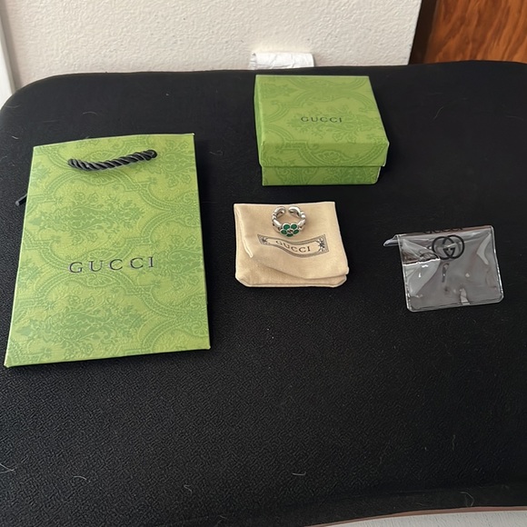 Gucci Flower Ring With Three Different Colored Flower Design - Picture 8 of 10